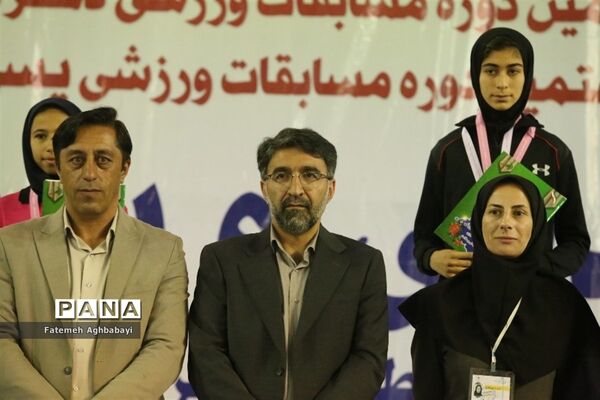 اهدای مدال روز اول و دوم مسابقات دو و میدانی دختران در شهرکرد