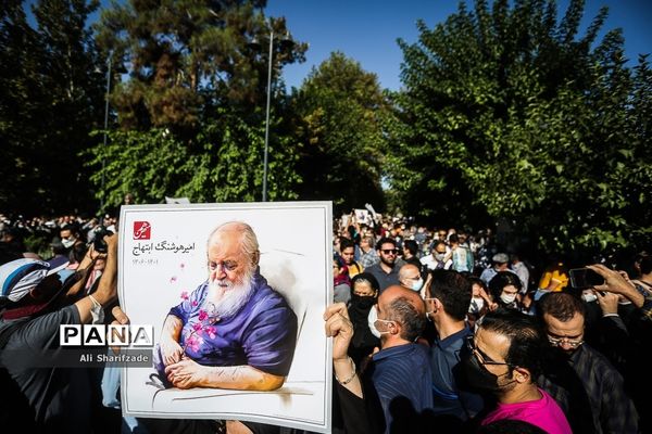 مراسم تشییع پیکر هوشنگ ابتهاج