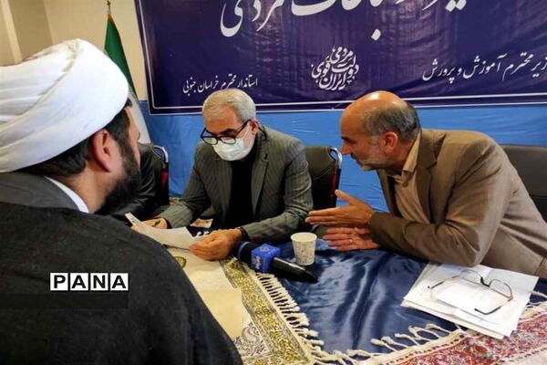 حضور وزیر آموزش و پرورش کشور درمصلای بیرجند و دیدار با مردم