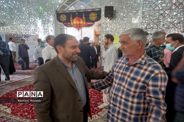 میز خدمت مسئولان کاشمر در نماز جمعه