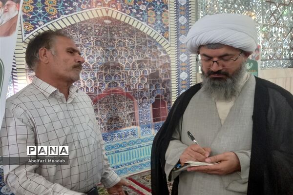 میز خدمت مسئولان کاشمر در نماز جمعه