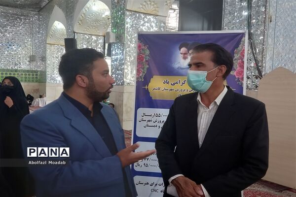 میز خدمت مسئولان کاشمر در نماز جمعه