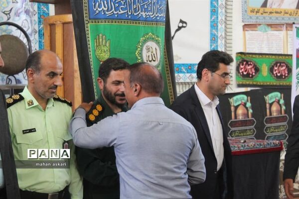 برپایی میز خدمت و تقدیر از کارمندان نمونه در گلوگاه