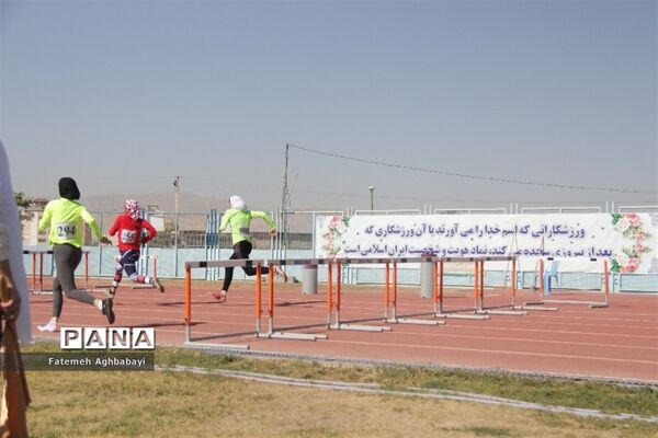 برگزاری روز سوم مسابقات دانش‌آموزی دختر سراسر کشور در شهرکرد