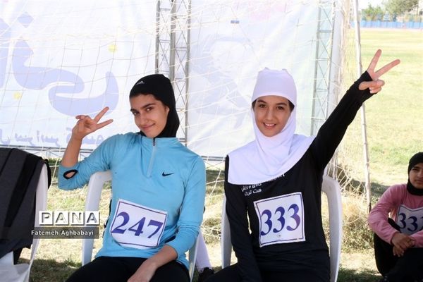 برگزاری روز سوم مسابقات دانش‌آموزی دختر سراسر کشور در شهرکرد