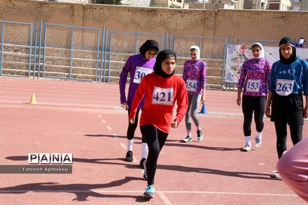 برگزاری روز سوم مسابقات دانش‌آموزی دختر سراسر کشور در شهرکرد