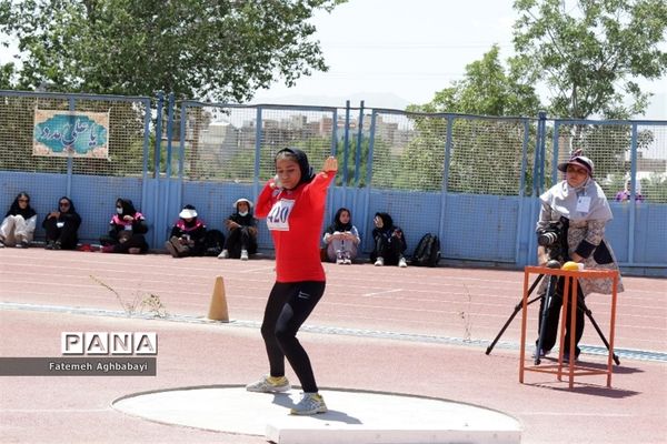 برگزاری روز سوم مسابقات دانش‌آموزی دختر سراسر کشور در شهرکرد