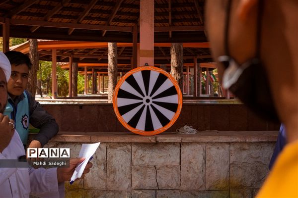 انجام برنامه‌های فرهنگی در دومین روز اردوی قطبی اعضای سازمان دانش‌آموزی اصفهان