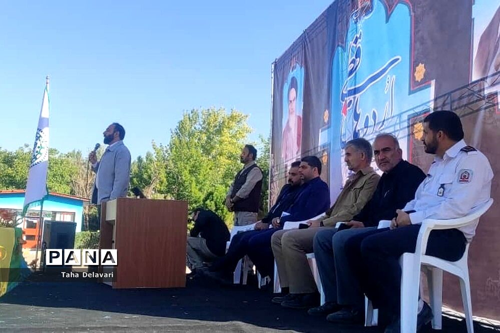 بازدید قائم مقام معاون وزیر در سازمان دانش‌آموزی از اردوی قطبی اعضای سازمان دانش‌آموزی