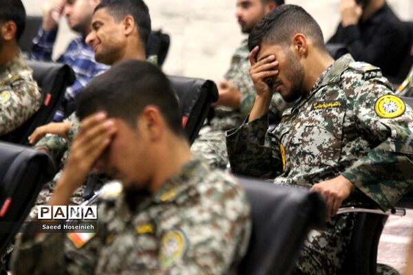 غبارروبی مزار شهدای قم با حضور کارکنان پدافند هوایی ارتش