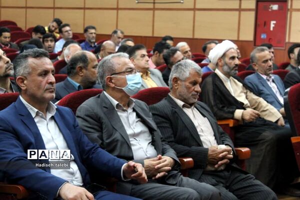 آیین تجلیل از کارمندان نمونه شهرستان محمودآباد