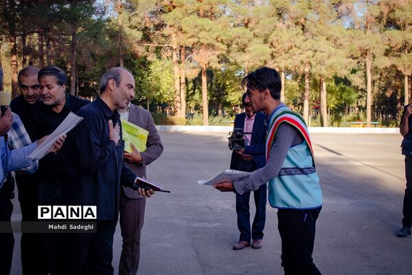 صبحگاه آخرین روز از اردوی قطبی دانش‌آموزان عضو سازمان دانش‌آموزی در اصفهان