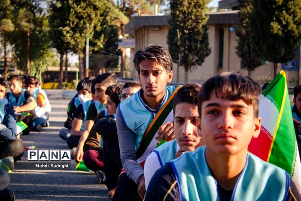 صبحگاه آخرین روز از اردوی قطبی دانش‌آموزان عضو سازمان دانش‌آموزی در اصفهان