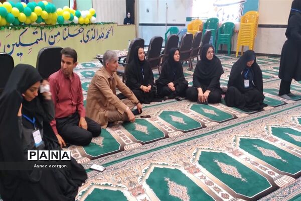 حس رقابت و هیجان بین استان‌ها‌ی حاضر در اردوی قطبی اعضای سازمان دانش‌آموزی