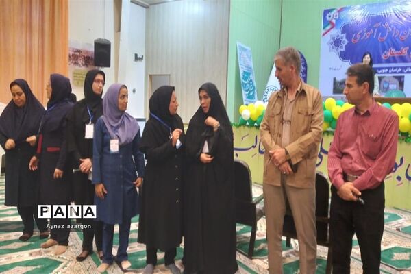 حس رقابت و هیجان بین استان‌ها‌ی حاضر در اردوی قطبی اعضای سازمان دانش‌آموزی