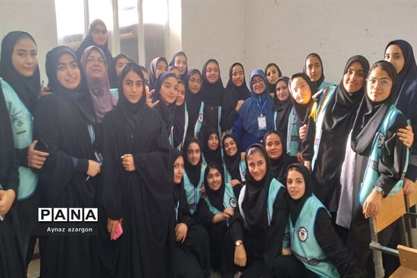حس رقابت و هیجان بین استان‌ها‌ی حاضر در اردوی قطبی اعضای سازمان دانش‌آموزی
