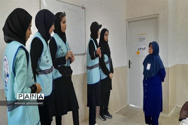 برگزاری کلاس آموزشی (قطب‌نما و قبله‌نما) برای اعضای اعزامی به اردوی قطبی گلستان