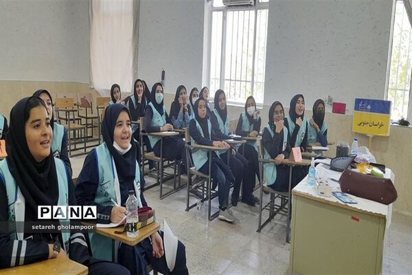 برگزاری کلاس آموزشی (قطب‌نما و قبله‌نما) برای اعضای اعزامی به اردوی قطبی گلستان