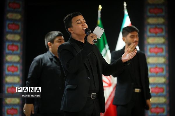 همایش «مداحان تعلیم و تربیت» در حرم مطهر امام خمینی(ره)