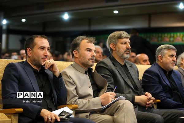 همایش «مداحان تعلیم و تربیت» در حرم مطهر امام خمینی(ره)