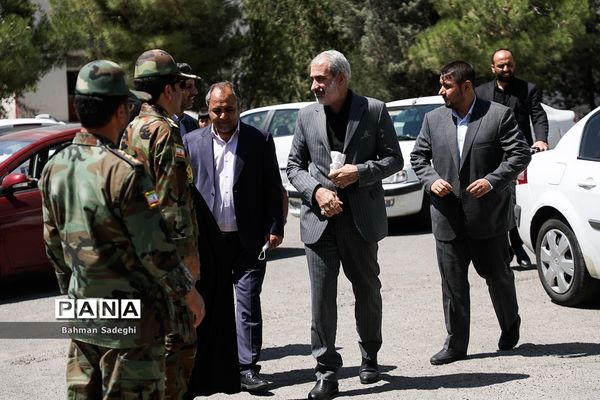 مراسم تجلیل از دانش‌آموزان ممتاز و نخبه مدارس خیرساز