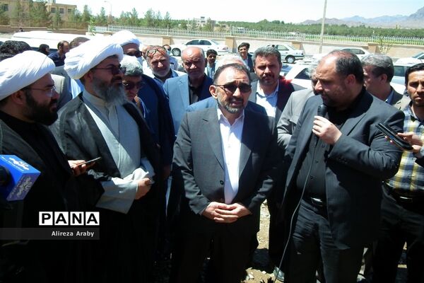 کلنگ‌زنی طرح نهضت ملی مسکن در کاشمر