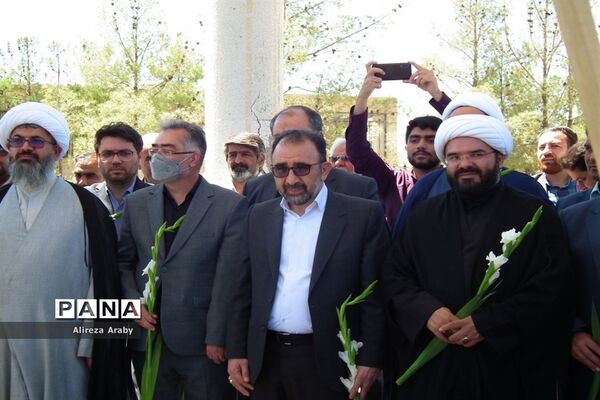 کلنگ‌زنی طرح نهضت ملی مسکن در کاشمر