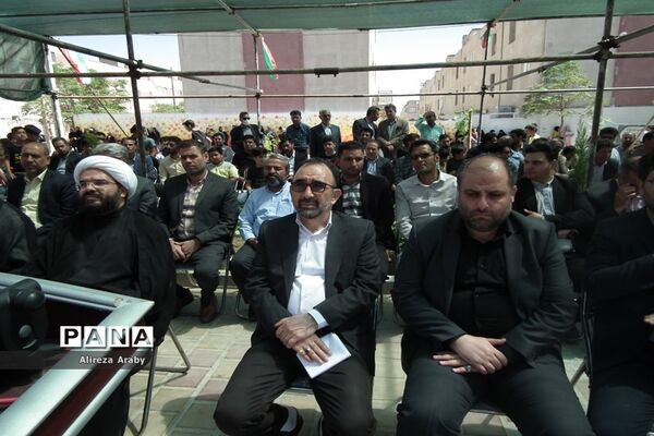 کلنگ‌زنی طرح نهضت ملی مسکن در کاشمر