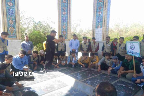 دانش‌آموزان اعضای سازمان دانش‌آموزی آذربایجان شرقی در اردوی قطبی