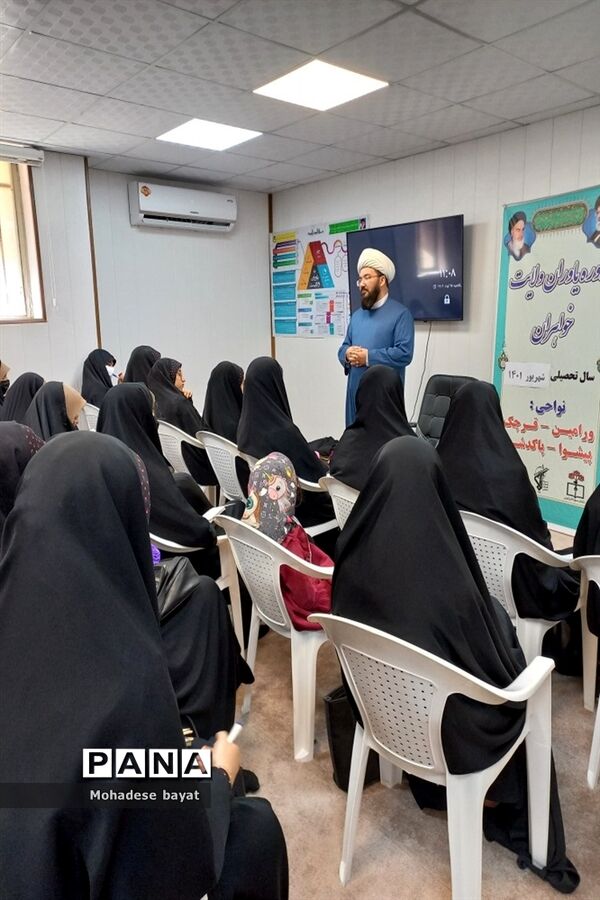 دوره آموزشی یاوران ولایت در پاکدشت