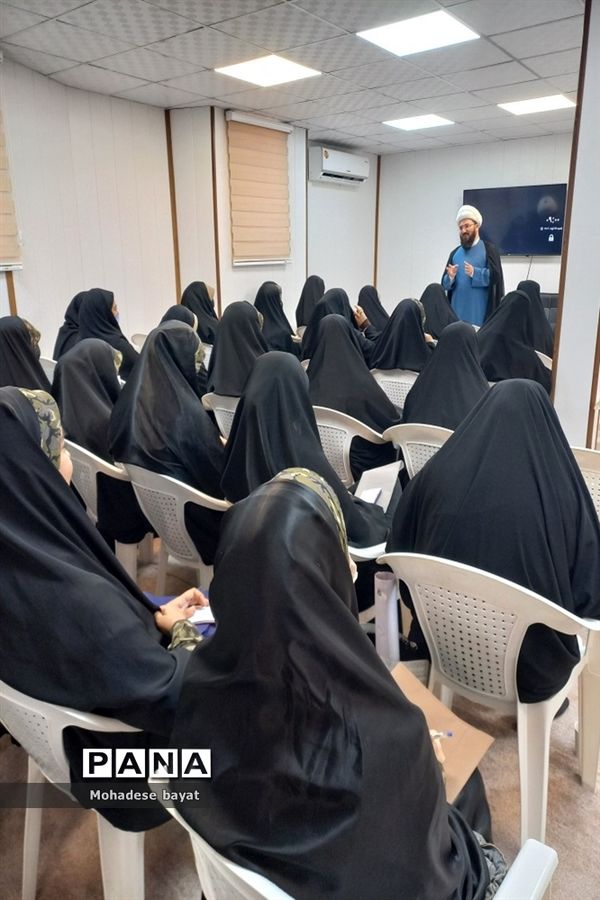 دوره آموزشی یاوران ولایت در پاکدشت