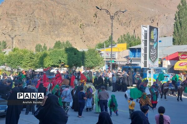 حرکت نمادین ورود اسرای مظلوم کربلا به شهر شام