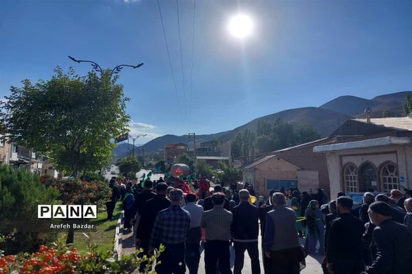 حرکت نمادین ورود اسرای مظلوم کربلا به شهر شام