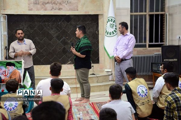 نشست جهاد تبیین اعضای سازمان دانش‌آموزی در اردوی قطب 5  آذربایجان غربی