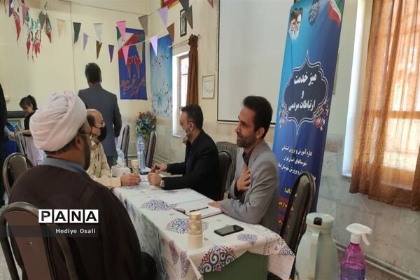 برپایی میز خدمت در آموزشگاه استثنایی صابرین آموزش و پرورش اسلامشهر