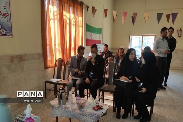 برپایی میز خدمت در آموزشگاه استثنایی صابرین آموزش و پرورش اسلامشهر