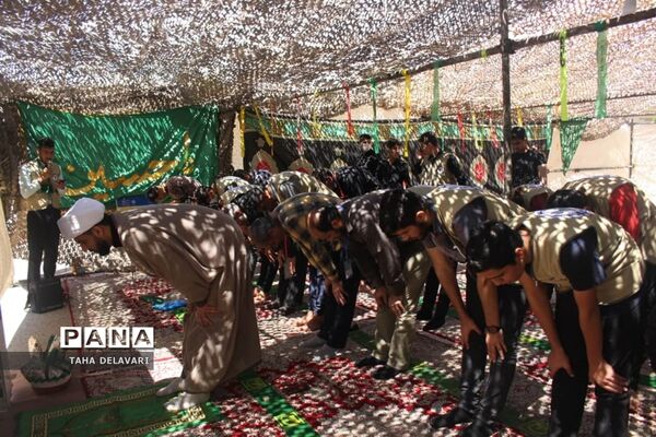 نماز جماعت در آخرین روز از اردوی قطبی اعضای سازمان دانش‌آموزی به میزبانی شهرستان‌های استان تهران