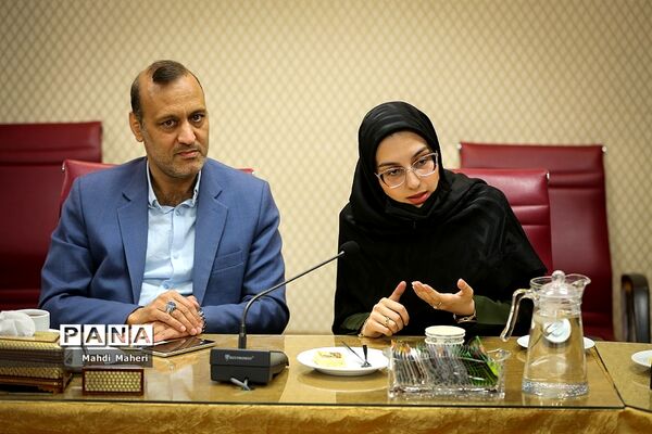 نشست معاون رئیس‌جمهوری در امور زنان و خانواده با رتبه‌های برتر کنکور سراسری