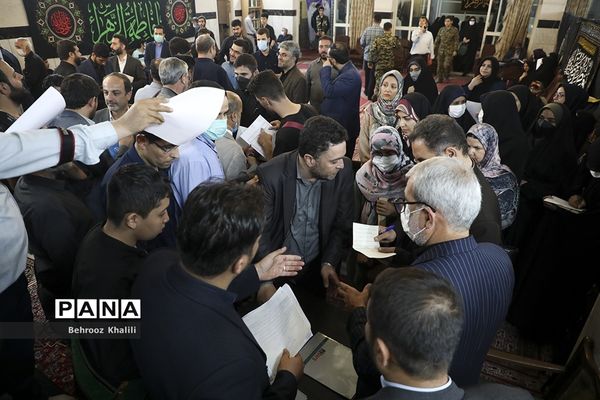 دیدار صمیمانه مردمی وزیر آموزش و پرورش در آخرین روز از هفته دولت