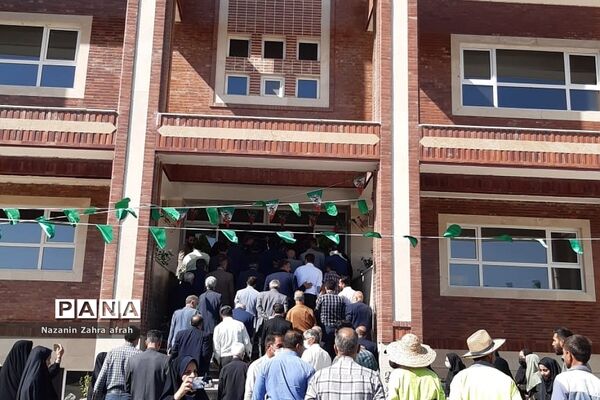 افتتاح مدرسه خیرساز مهرآفرین روستای مهرآباد رودهن در هفته دولت