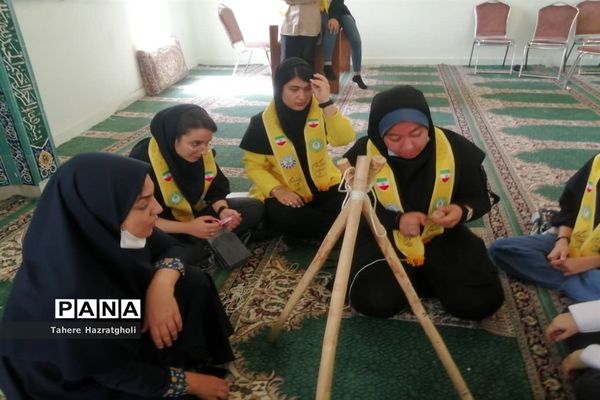 آموزش مهارت تشکیلاتی چوب و گره در دبیرستان عصمت صفادشت ملارد