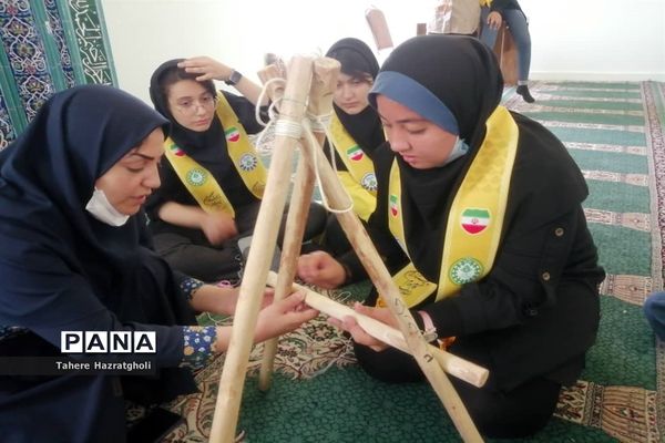 آموزش مهارت تشکیلاتی چوب و گره در دبیرستان عصمت صفادشت ملارد