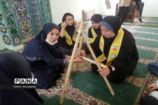 آموزش مهارت تشکیلاتی چوب و گره در دبیرستان عصمت صفادشت ملارد