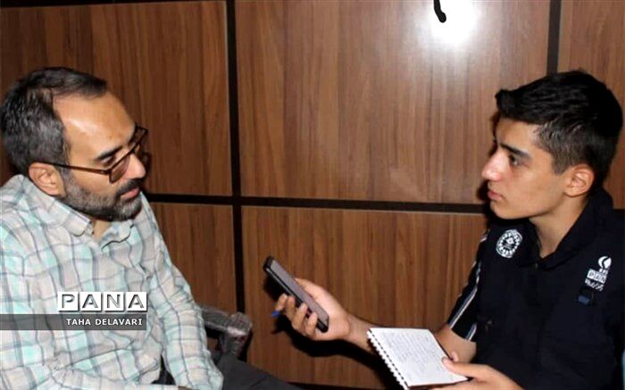 مطالعه مانند یک اکسیر، عادت تحلیل کردن را در فرد تقویت می‌کند