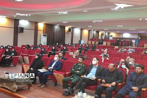 برگزاری جلسه پروژه مهر با حضور مدیران مدارس منطقه ۱۳