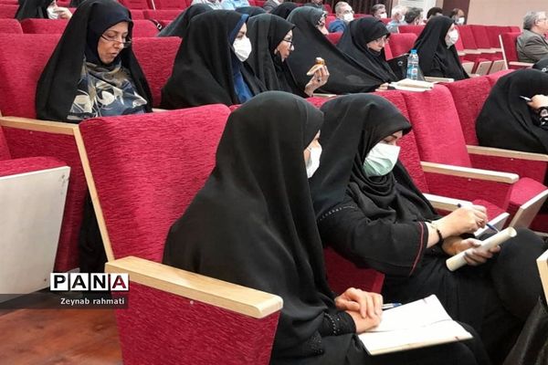 برگزاری جلسه پروژه مهر با حضور مدیران مدارس منطقه ۱۳