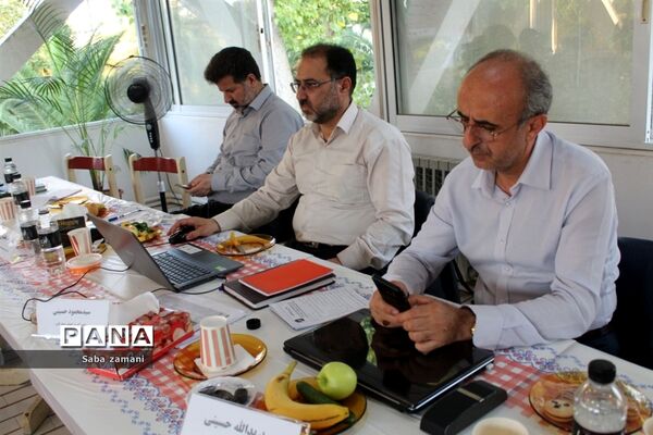 نشست تخصصی معاونان آموزش ابتدایی استان‌های محور یک