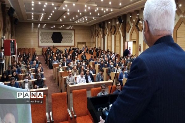 نشست مشترک مدیران مدارس با فرماندار و اعضای شورای اداری کاشمر