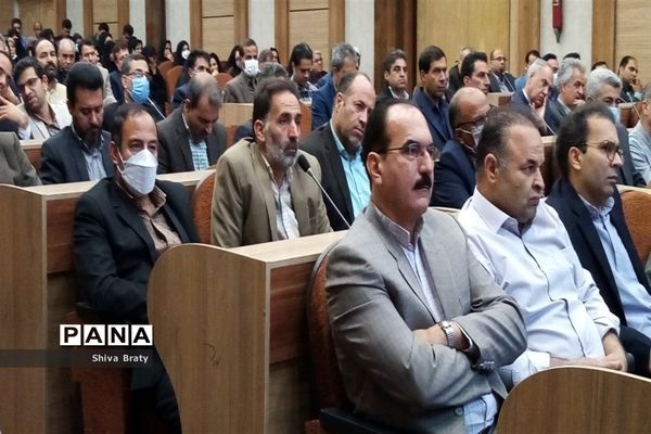 نشست مشترک مدیران مدارس با فرماندار و اعضای شورای اداری کاشمر