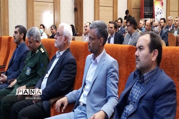 نشست مشترک مدیران مدارس با فرماندار و اعضای شورای اداری کاشمر